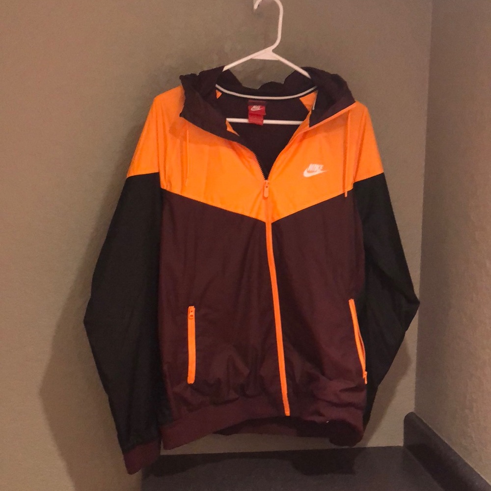 Men’s Nike Windrunner Jacket Sz Large